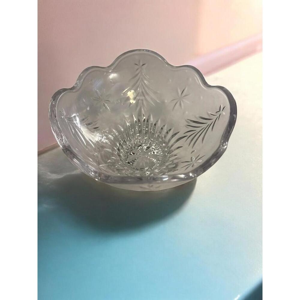 MIKASA CRYSTAL CHRISTMAS NIGHT 6" FOOTED BOWL HOLIDAY STAR & TREE CANDY DISH